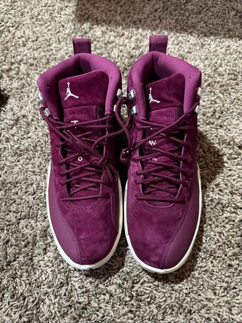 Jordan 12 Retro Bordeaux - Used/Worn
