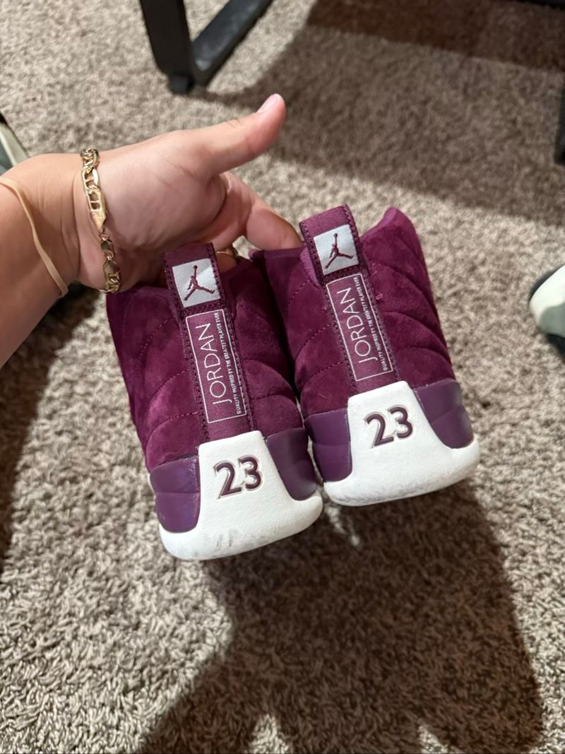 Jordan 12 Retro Bordeaux - Used/Worn