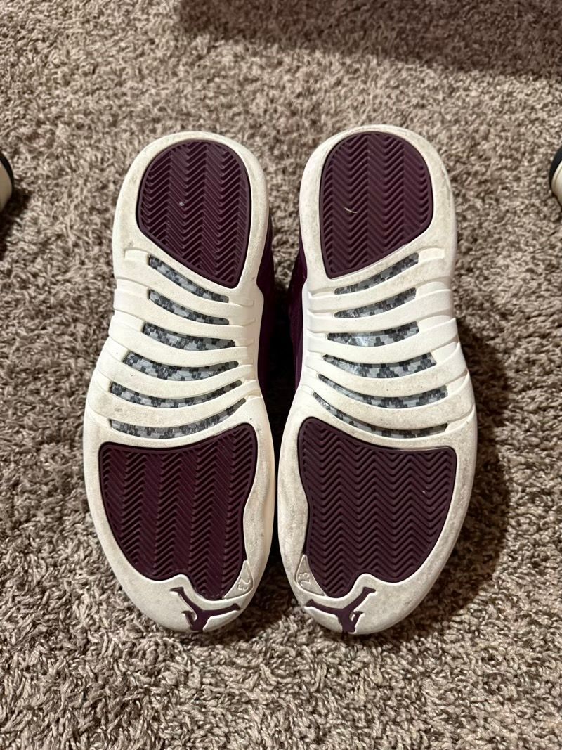 Jordan 12 Retro Bordeaux - Used/Worn